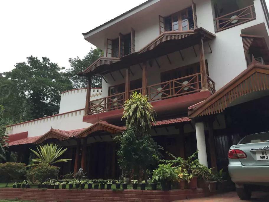 Villa Serena Bangalore Bagian luar foto