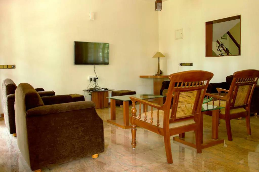 Villa Serena Bangalore Bagian luar foto