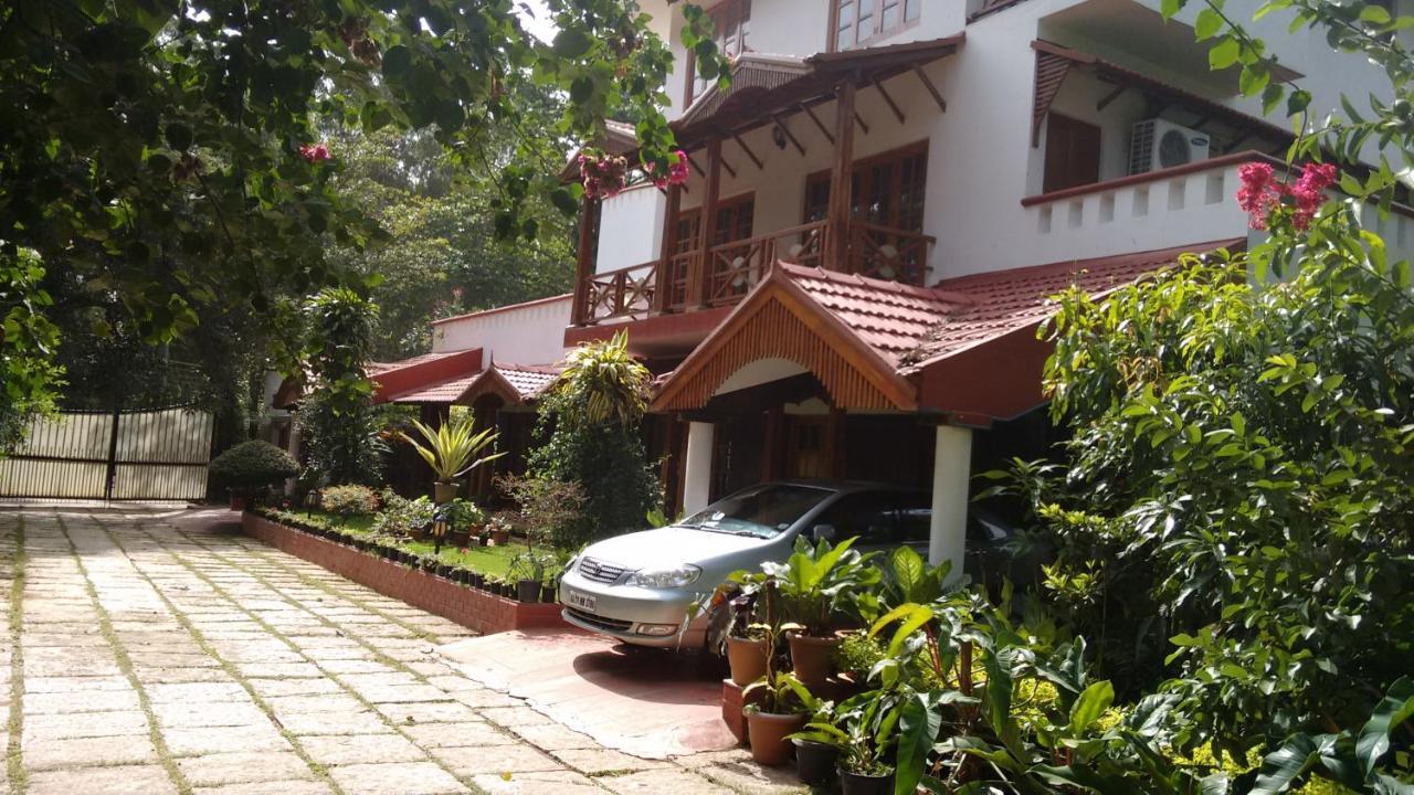 Villa Serena Bangalore Bagian luar foto
