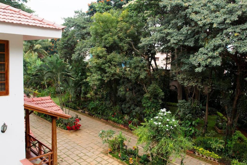 Villa Serena Bangalore Bagian luar foto