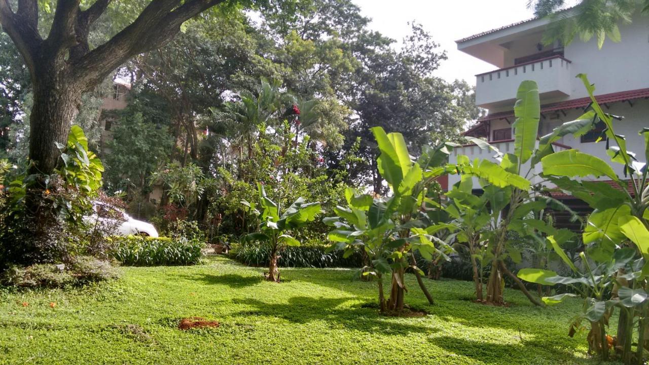 Villa Serena Bangalore Bagian luar foto